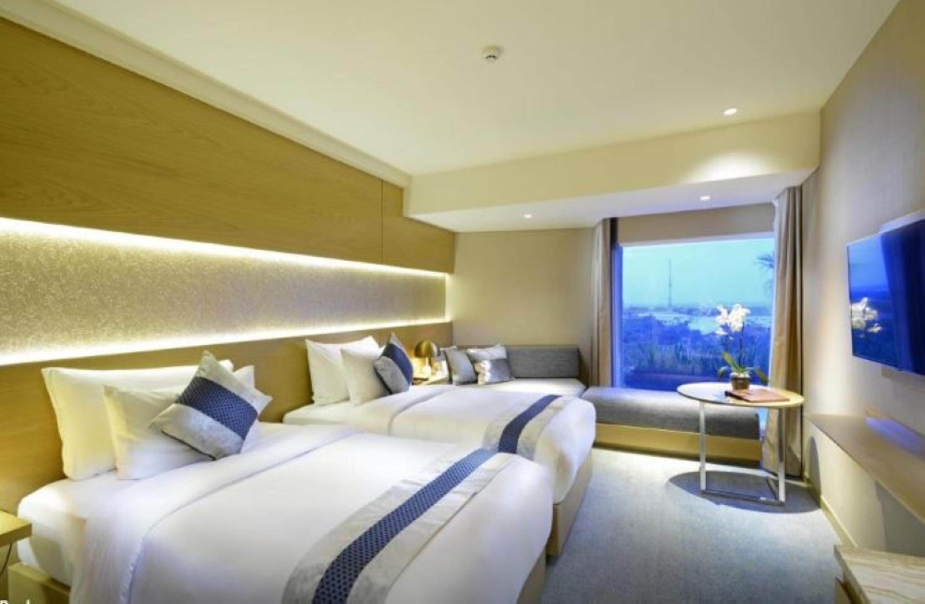 Vasa Hotel Сурабая Екстериор снимка
