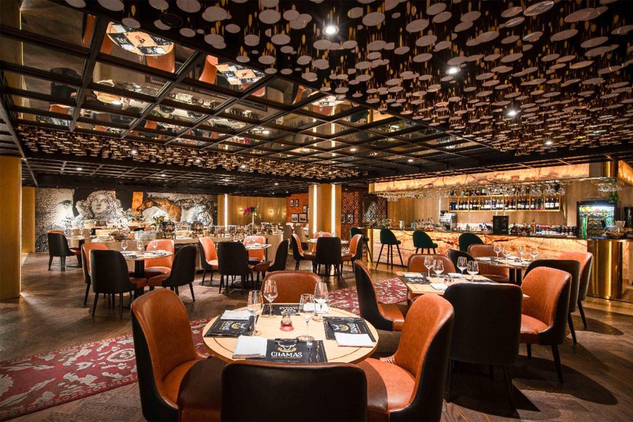 Vasa Hotel Сурабая Екстериор снимка